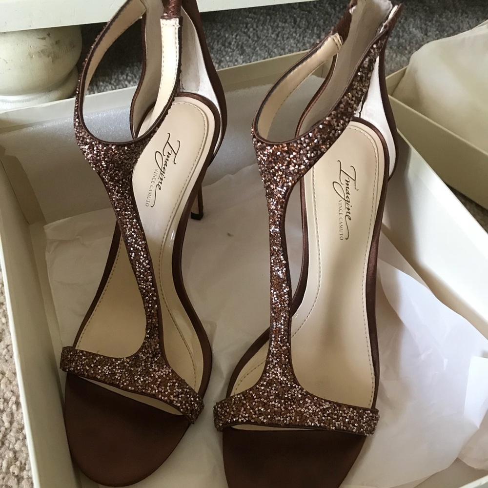 Size 9 Vince Camuto Bronze heels